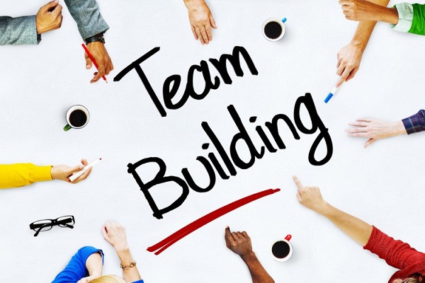 Team building là gì? Lợi của team building với doanh nghiệp 