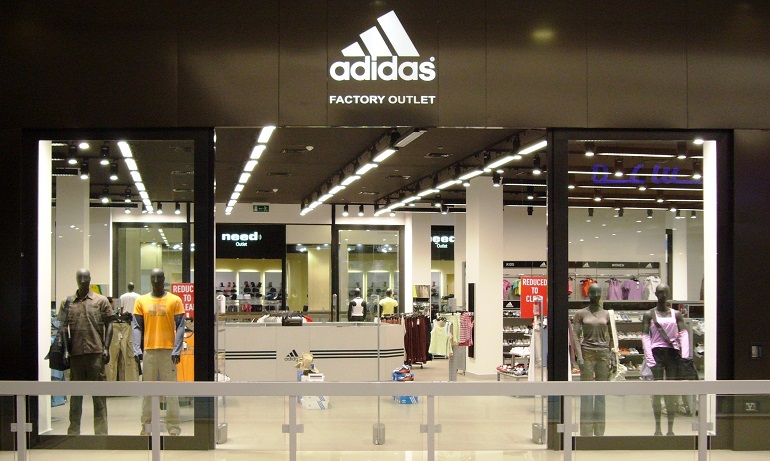 Hàng Outlet là gì? Ưu - nhược điểm của hàng Outlet