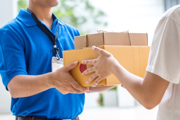 Người mua nhận hàng và thanh toán