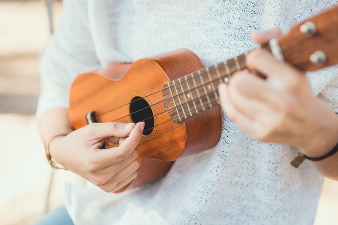 Cách đánh đàn Ukulele dành cho người mới đơn giản