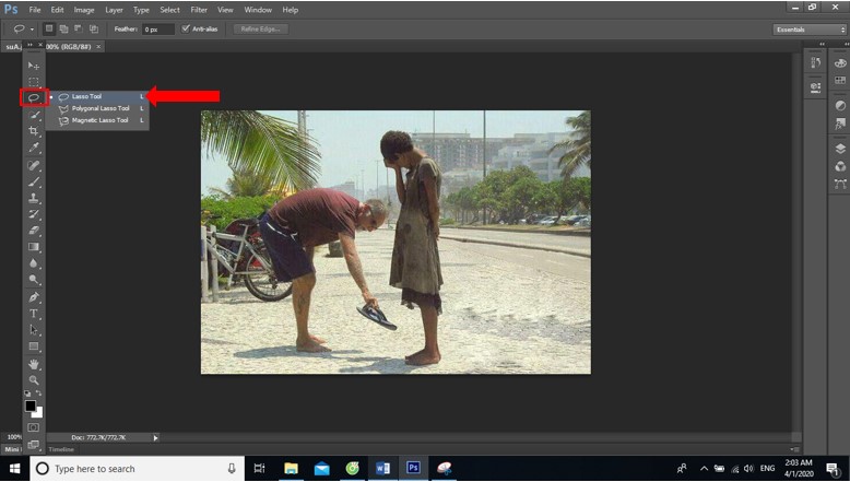 Dùng công cụ Lasso Tool để xóa chi tiết thừa