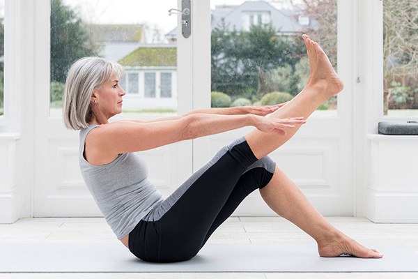 7 lợi ích của Yoga đối với người cao tuổi - giangyoga