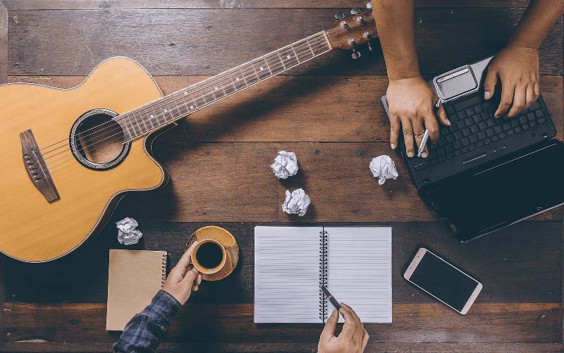 hoc-Guitar-co-kho-khong.jpg