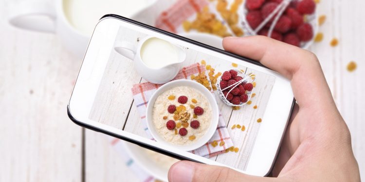 Sử dụng các bộ lọc hiệu ứng từ phần mềm chỉnh sửa ảnh