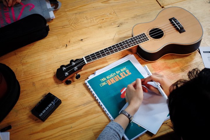 Tập các bài Ukulele đơn giản ngay tại nhà