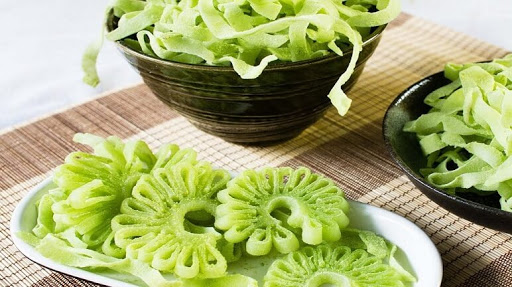 Mứt dừa sữa lá dứa vô cùng đẹp mắt