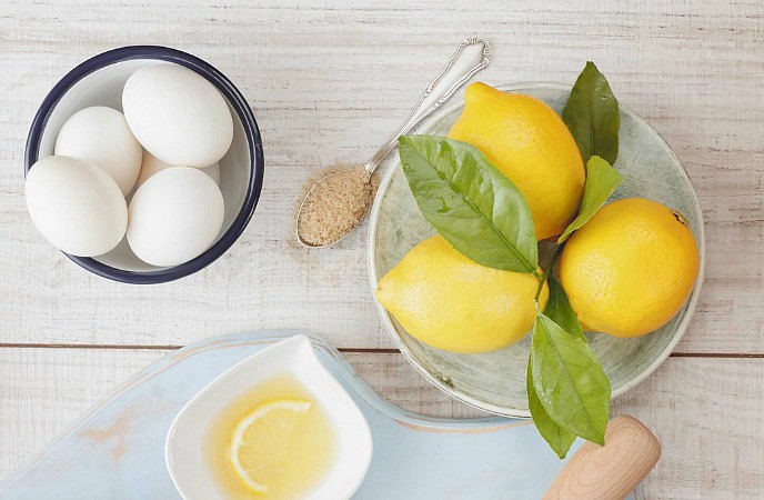 Mặt nạ chanh trứng gà giúp kháng viêm, trị mụn