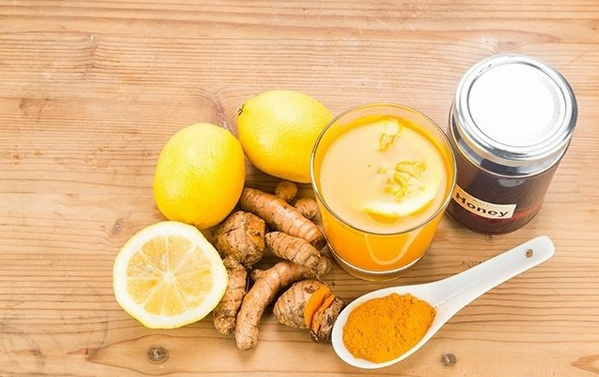 Dưỡng da cùng mặt nạ mật ong, chanh và nghệ