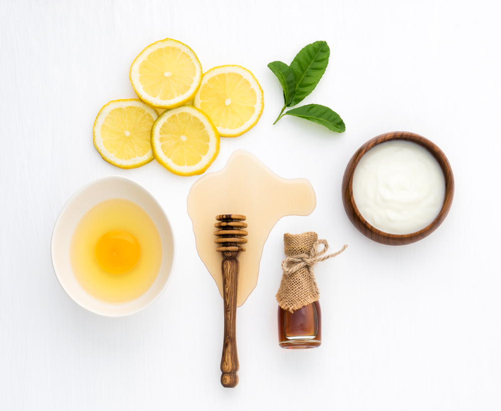 Mặt nạ trứng gà mật ong chanh giúp trị mụn, loại bỏ nám da