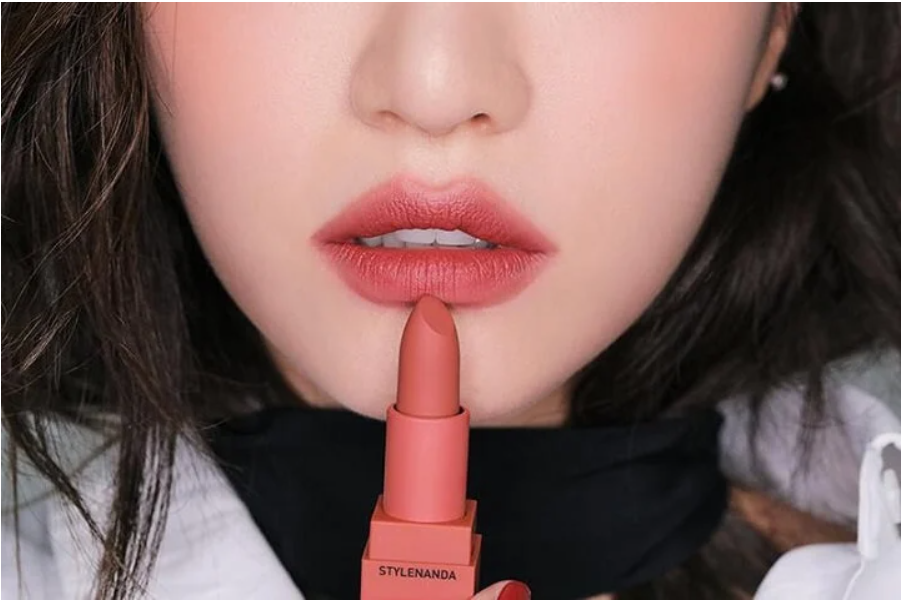 Hồng nâu đất giúp bạn che phủ mọi khuyết điểm