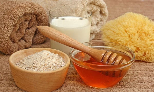 Hỗn hợp này giúp da căng bóng và mịn màng