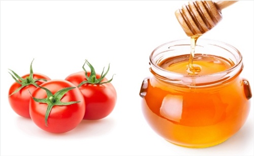 Hỗn hợp cà chua mật ong giúp hút sạch bã nhờn, thu nhỏ lỗ chân lông