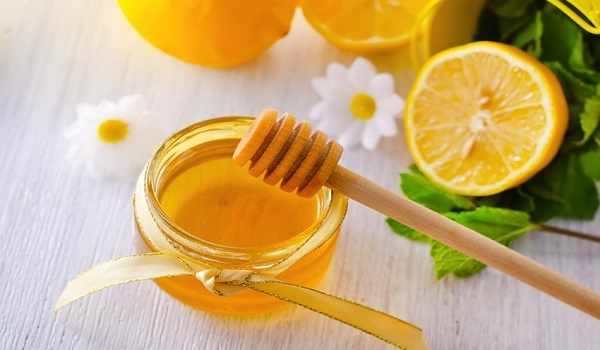 Nước cốt chanh không chỉ giúp trị mụn mà còn có công dụng loại bỏ thâm nám trên da