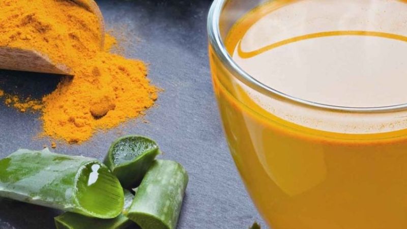 Mặt nạ tinh bột nghệ kết hợp với nha đam