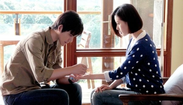 Anh ấy luôn chăm sóc bạn cũng là dấu hiệu