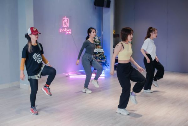 the-loai-nhay-hien-dai