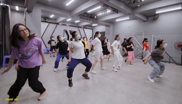 trung-tam-hoc-nhay-hien-dai-sweet-art