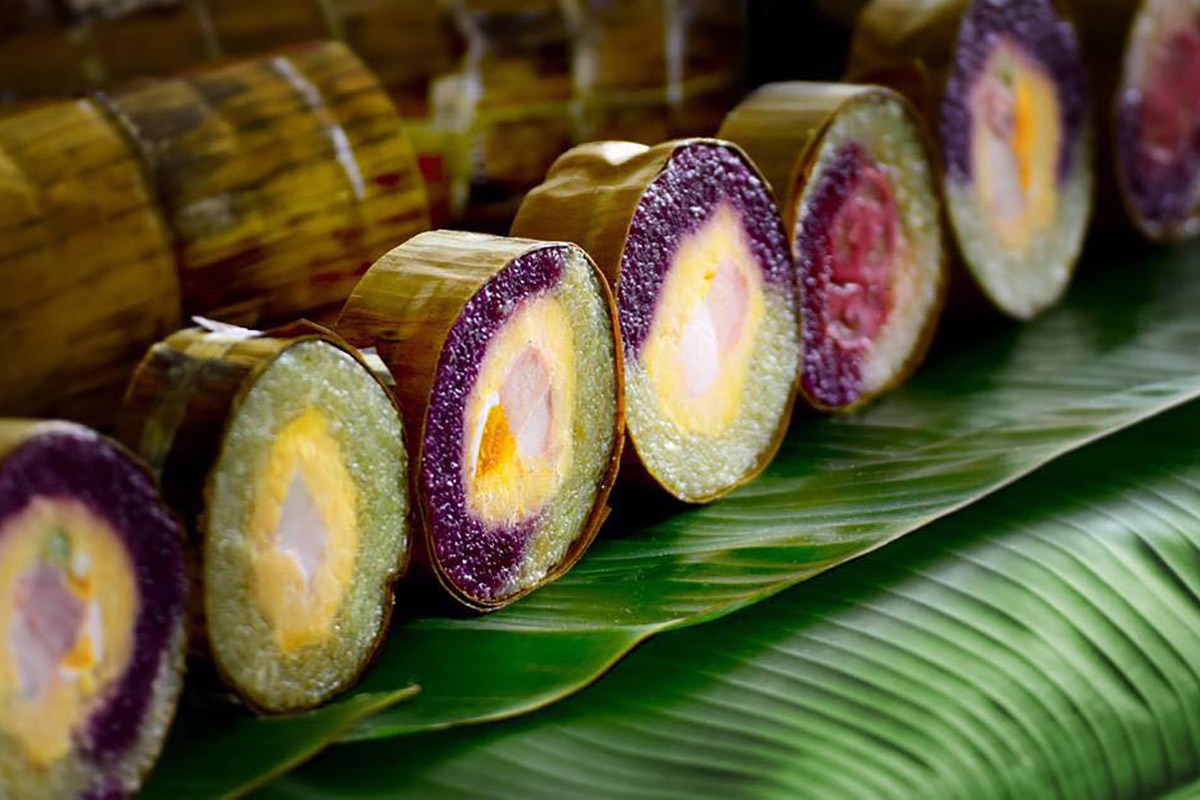 Bánh Tét lá cẩm