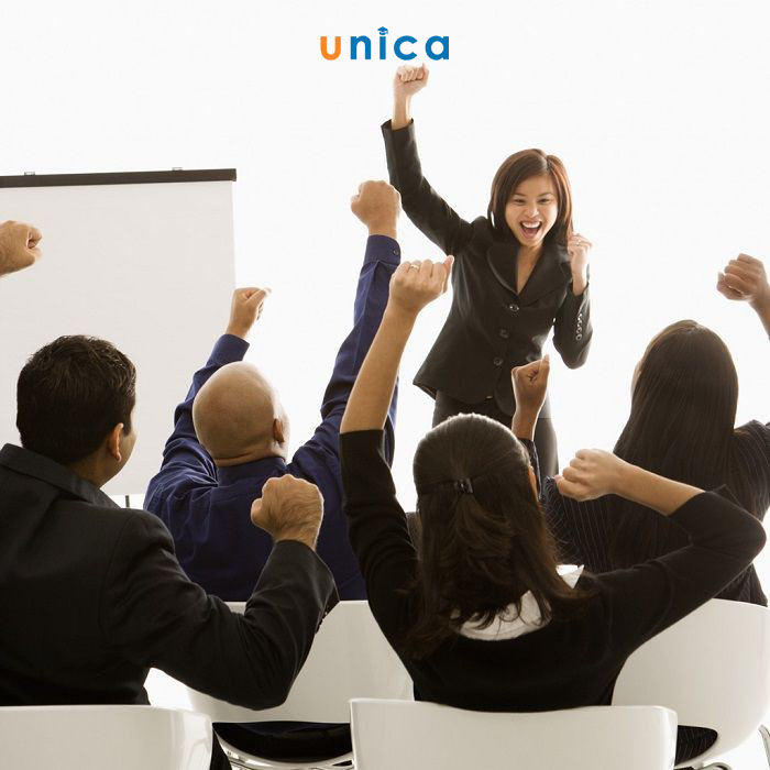 ky-nang-noi-chuyen-truoc-dam-dong-la-gi