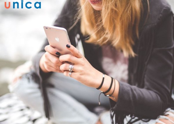 Hạn chế dùng ngôn ngữ quá teen trong cách nhắn tin