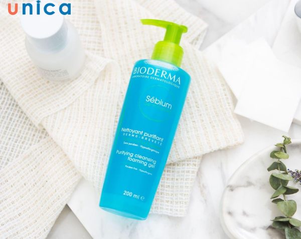 Sữa Rửa Mặt Tẩy Tế Bào Chết St.Ives Blackhead Clearing Green Tea Scrub