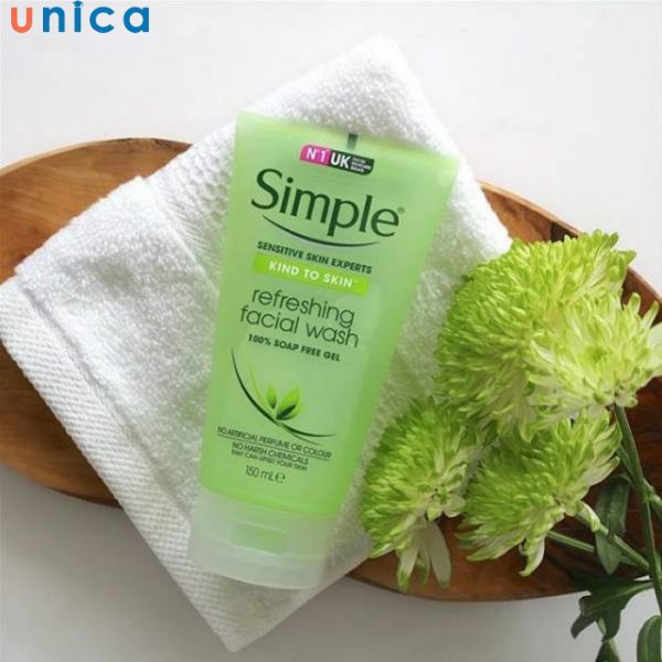 Sữa rửa mặt dịu nhẹ Simple Kind To Skin Refreshing Facial Wash Gel
