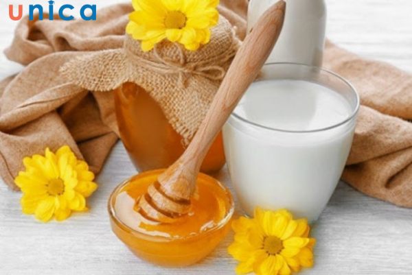 Mặt nạ trị nám tự nhiên từ mật ong và sữa tươi