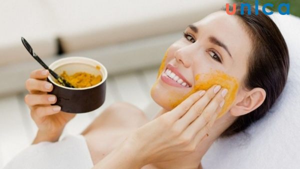 Trị mụn bằng mặt nạ tinh bột nghệ