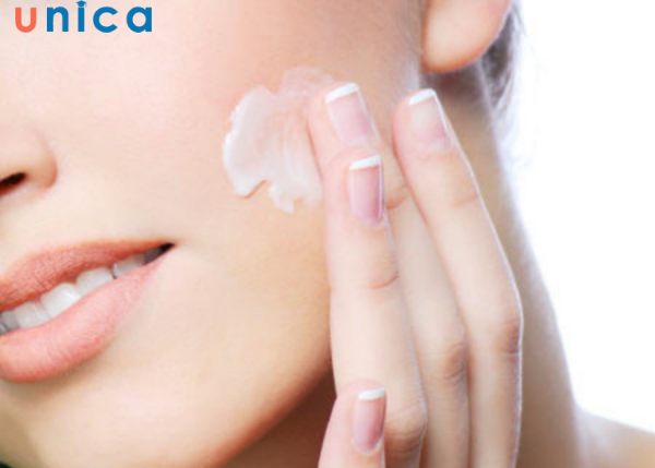 Thời gian giữa các bước skincare thường cách nhau từ 2 - 7 phút