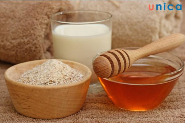 Chăm sóc da mặt nhờn bằng cám gạo và mật ong cho da trắng sáng