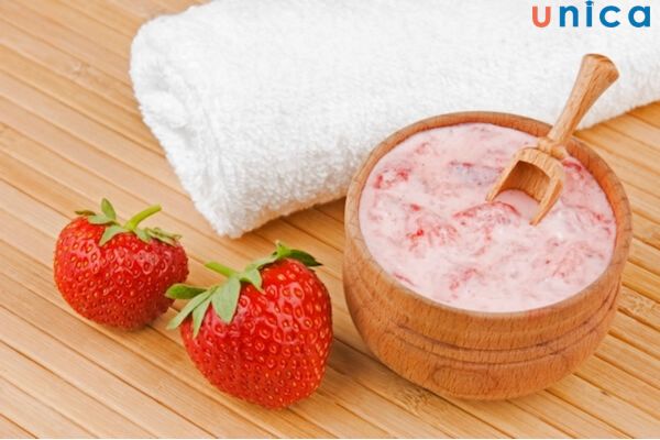 Cách làm trắng da mặt bằng bia và dâu tây giúp cân bằng, dưỡng ẩm, làm trắng da