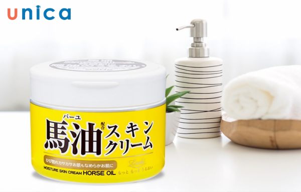 Loshi Horse Oil Moisture Skin Cream có thành phần chính là dầu mỡ ngựa