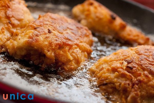 Hạn chế ăn các món chứa nhiều dầu mỡ