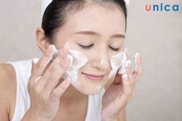 Làm sạch kỹ da mặt trước khi đắp mặt nạ