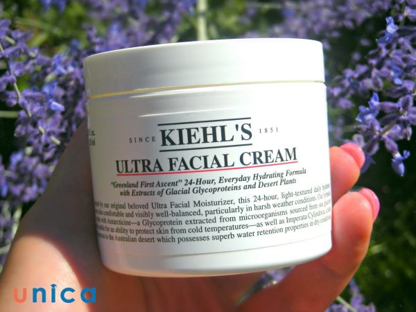 Kiehl’s Ultra Facial Cream có chất kem siêu nhẹ