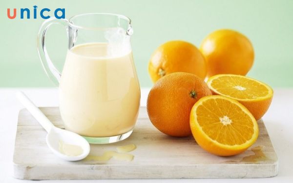 Nước cam cung cấp vitamin C dưỡng trắng da từ bên trong