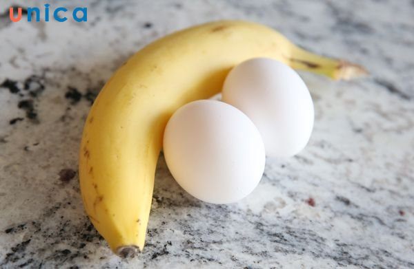 Trị mụn bằng mặt nạ chuối và trứng gà