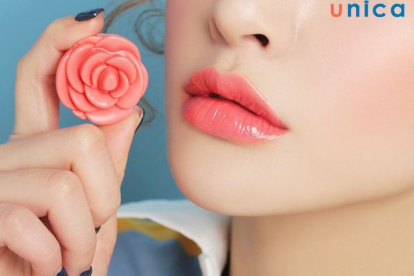 Chị em cần đặc biệt chú ý tới mức độ dày mỏng của môi