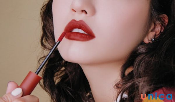 Chọn son môi phù hợp giúp môi lên màu đẹp và đều