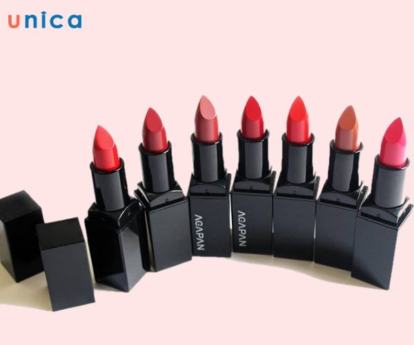 Mùi của son Agapan là hương trái cây dịu nhẹ nên hợp với những bạn bị dị ứng với mùi hương