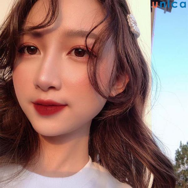 Chọn son cho da ngăm đen cần tránh son có màu quá sáng