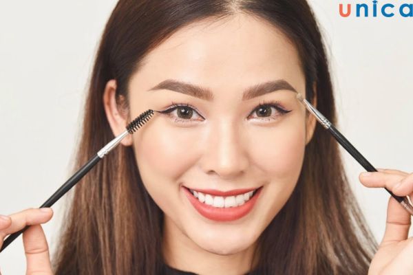 Bút chì giúp bạn tạo hình chân mày hoàn hảo, tự nhiên hơn
