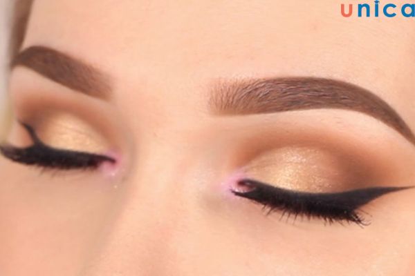 Chọn dụng cụ vẽ lông mày phù hợp để tạo hình lông mày được đẹp nhất