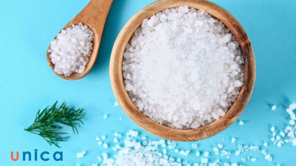 Trị nhờn da mặt bằng muối