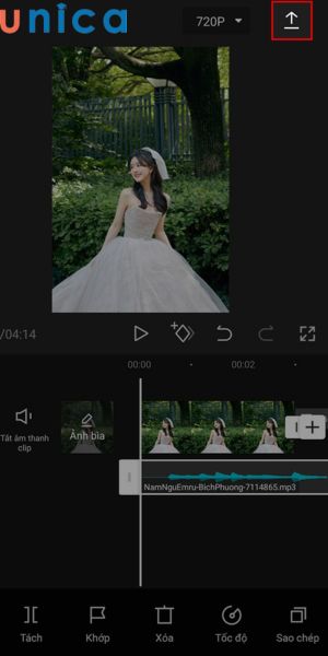 Nhấn vào biểu tượng mũi tên ở góc trên bên phải để lưu video