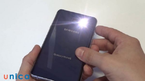 Tắt đền flash khi chụp ảnh