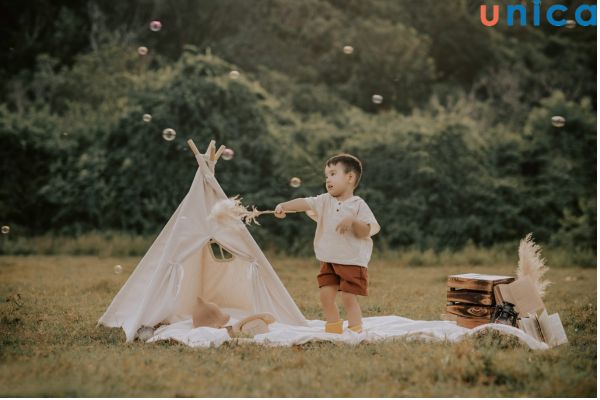 Chụp ảnh cho bé ngoại cảnh