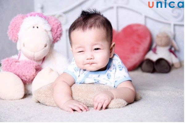 Tập trung vào đôi mắt