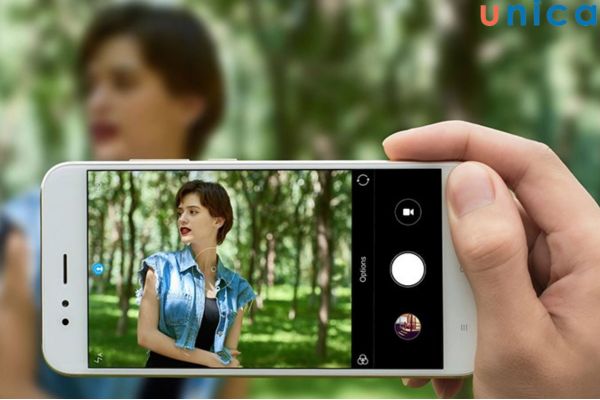 Luôn giữ camera của điện thoại sạch sẽ