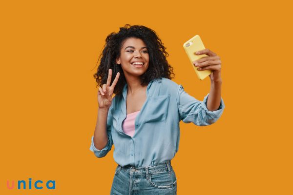 Chọn góc chụp phù hợp với khuôn mặt